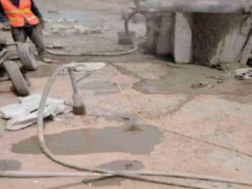 龙岗水泥混凝土路面板底注浆技术 路面脱空注浆整治方案